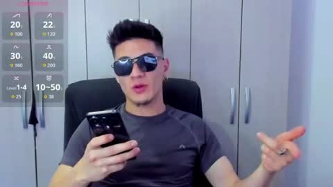 Snapshot of dominic_radccliffe chatting on June 21, 12:24 am Your real love online show from June 21, 12:24 am