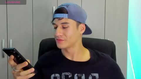 Snapshot of dominic_radccliffe chatting on July 15, 1:33 am Your real love online show from July 15, 1:33 am