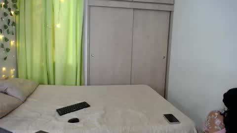 dominic_sofia online show from May 15, 12:12 pm