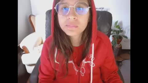   online show from March 29, 1:33 pm