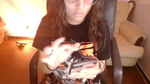   online show from April 22, 6:42 pm