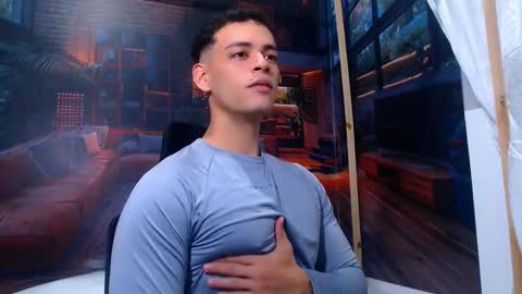 Snapshot of dominicblazze chatting on October 19, 7:14 pm Dominic online show from October 19, 7:14 pm