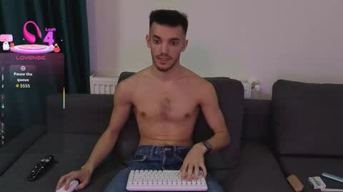 dominicvalente online show from December 16, 4:01 pm