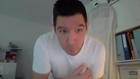 dominik_home online show from March 25, 9:37 am