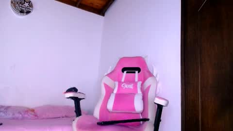   online show from April 7, 4:02 am