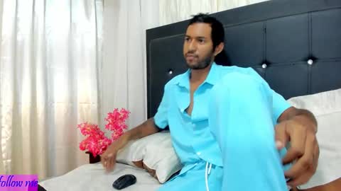 dominikx_ online show from February 19, 12:01 pm