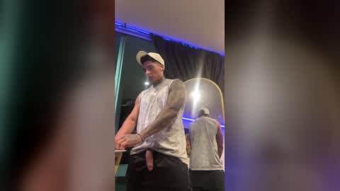 Only fans Ronnie col---InstaRonniecolleman  online show from April 5, 2:09 am