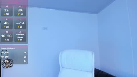 Snapshot of dominique_21x chatting on February 17, 6:20 am DOMINIC online show from February 17, 6:20 am