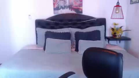 Snapshot of domink_gilr chatting on September 10, 7:58 pm  D O M I N K  online show from September 10, 7:58 pm