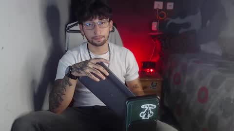 dominus_kane online show from November 23, 6:35 am