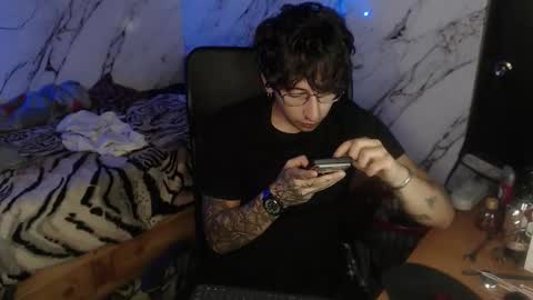 Snapshot of dominus_kane chatting on January 18, 11:52 pm dominus_kane online show from January 18, 11:52 pm