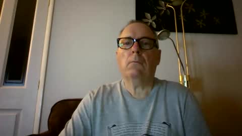 Snapshot of domjolly08 chatting on October 31, 11:06 pm David uk online show from October 31, 11:06 pm