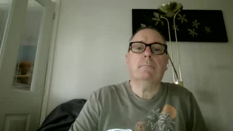 Snapshot of domjolly08 chatting on November 6, 3:13 pm David uk online show from November 6, 3:13 pm
