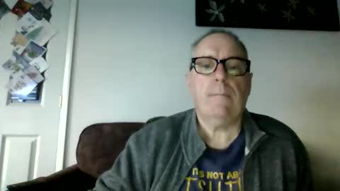 Snapshot of domjolly08 chatting on December 20, 3:52 pm David uk online show from December 20, 3:52 pm