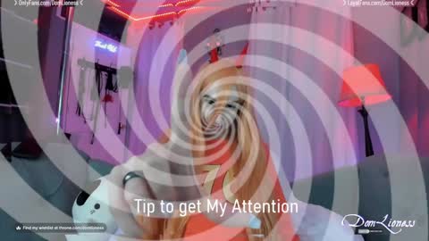 Snapshot of domlioness chatting on February 3, 2:58 am DomLioness online show from February 3, 2:58 am