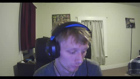 Snapshot of domohead0 chatting on June 1, 7:43 am dom online show from June 1, 7:43 am