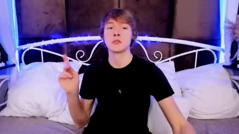 Donald online show from December 5, 11:30 am