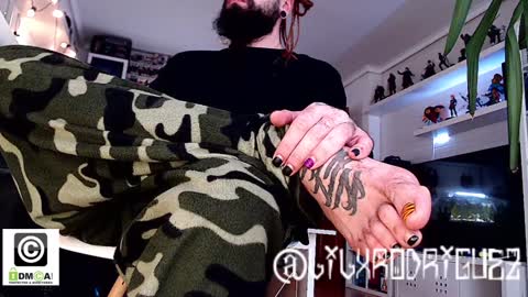 Snapshot of dondehaypelohayalegria chatting on January 3, 3:44 pm I DIGZ  .K.. D  .K.. PIG PPP online show from January 3, 3:44 pm