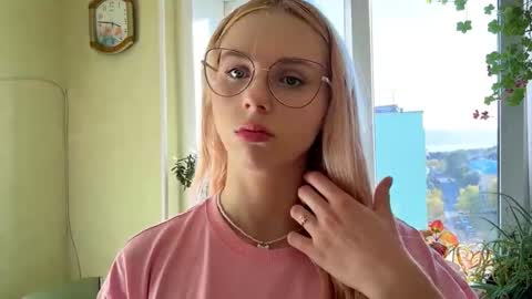 Karolina online show from October 7, 11:40 am
