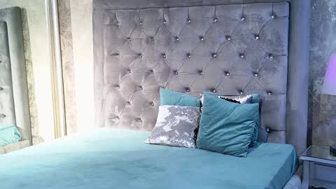 Snapshot of donna_klein chatting on December 16, 12:37 am Donna online show from December 16, 12:37 am