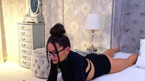 Snapshot of donna_klein chatting on January 27, 10:38 pm Donna online show from January 27, 10:38 pm