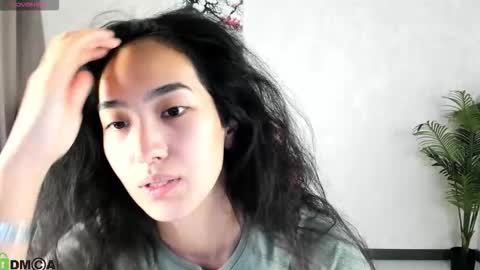 Snapshot of donnaa_drew chatting on September 20, 3:51 am Aura online show from September 20, 3:51 am