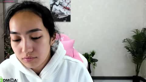 Snapshot of donnaa_drew chatting on October 6, 3:26 am Aura online show from October 6, 3:26 am