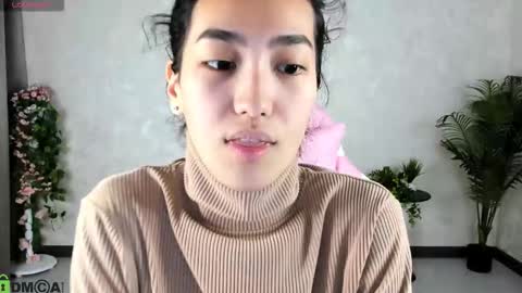 Snapshot of donnaa_drew chatting on October 15, 3:06 am Aura online show from October 15, 3:06 am