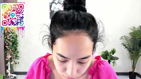 Snapshot of donnaa_drew chatting on October 16, 2:34 am Aura online show from October 16, 2:34 am