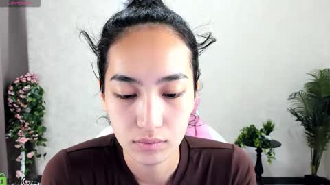 Snapshot of donnaa_drew chatting on October 24, 2:08 am Aura online show from October 24, 2:08 am