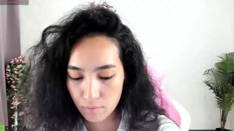 Snapshot of donnaa_drew chatting on October 27, 6:50 am Aura online show from October 27, 6:50 am