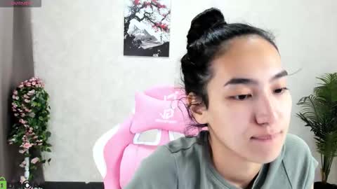 Snapshot of donnaa_drew chatting on October 28, 2:59 am Aura online show from October 28, 2:59 am