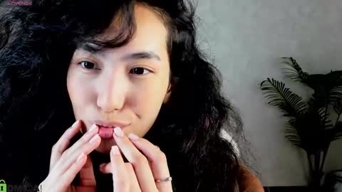 Snapshot of donnaa_drew chatting on November 19, 2:55 am Aura online show from November 19, 2:55 am