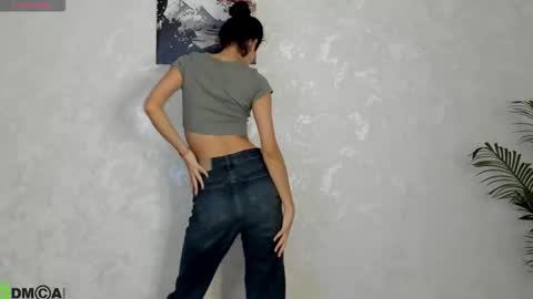 Snapshot of donnaa_drew chatting on November 21, 3:27 am Aura online show from November 21, 3:27 am