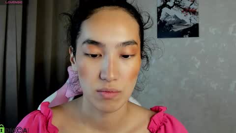 Snapshot of donnaa_drew chatting on December 1, 3:55 am Aura online show from December 1, 3:55 am