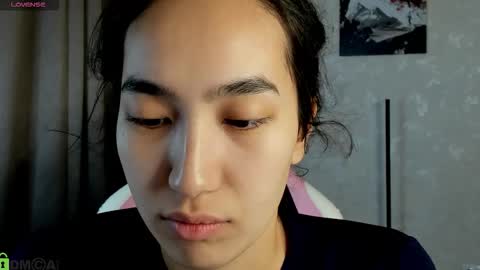 Snapshot of donnaa_drew chatting on December 4, 1:59 am Aura online show from December 4, 1:59 am