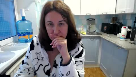Snapshot of donnalimadonna chatting on December 11, 6:36 am Tatiana 43 curvy sexy body and Joanna redhead 39 years online show from December 11, 6:36 am