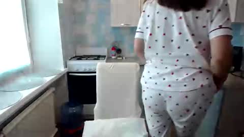Snapshot of donnalimadonna chatting on September 15, 6:24 am Tatiana 43 curvy sexy body and Joanna redhead 39 years online show from September 15, 6:24 am
