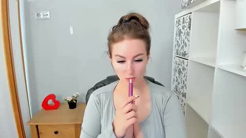 DonnaSensual online show from September 15, 8:42 pm