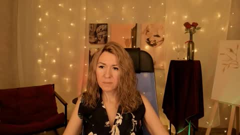 Donna online show from December 18, 3:29 pm