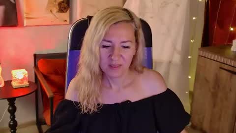 Donna online show from July 3, 8:48 pm