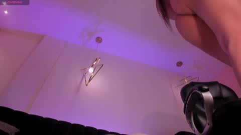  Donna Stonne  online show from December 22, 1:01 am