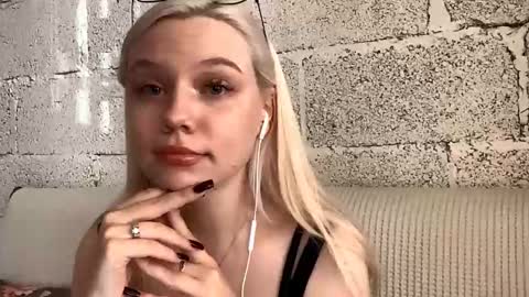 Stella online show from October 16, 8:15 am