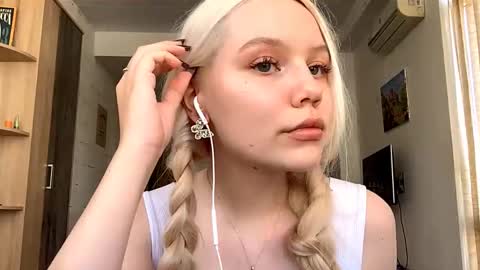 Stella online show from October 17, 11:24 am