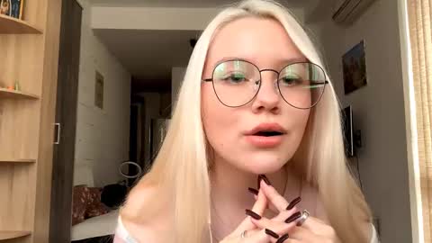 Stella online show from October 19, 12:39 pm