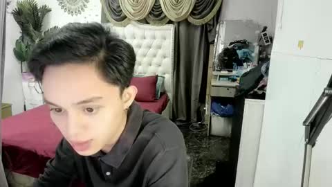 Snapshot of donromano_ chatting on February 20, 2:06 pm Don Romano online show from February 20, 2:06 pm