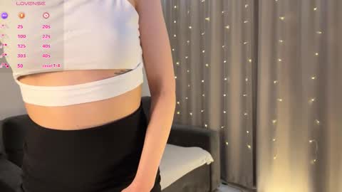 Snapshot of dontouchmyass chatting on November 1, 11:07 pm Ely online show from November 1, 11:07 pm