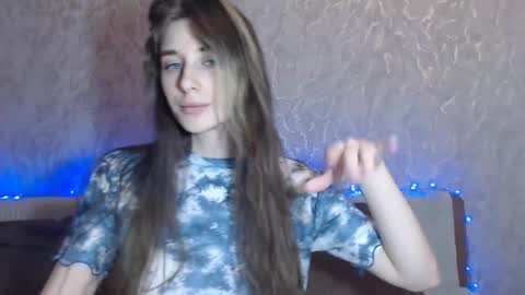 Snapshot of dora_blue_eyed chatting on February 14, 1:23 am Dora online show from February 14, 1:23 am