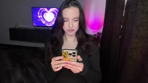 Dora Charmer online show from March 15, 1:39 pm