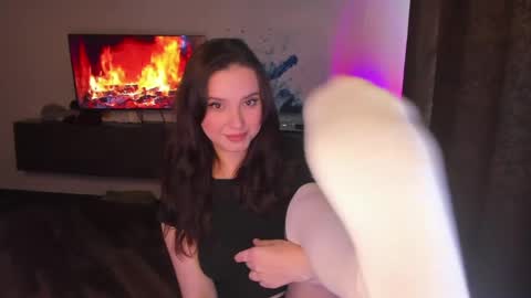 Snapshot of doracharmer chatting on June 2, 1:13 pm Dora Charmer online show from June 2, 1:13 pm